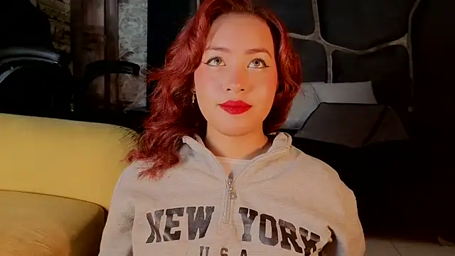 Snapshot of Estrella05_ chatting on 20, 10, 2025 Estrella05 online show from 20, 10, 2025