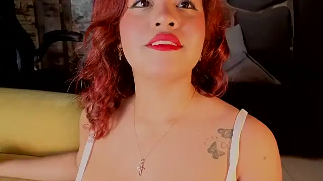 Snapshot of Estrella05_ chatting on 24, 10, 2025 Estrella05 online show from 24, 10, 2025