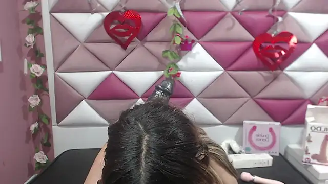 Snapshot of NahomiConnor_ chatting on 24, 2, 2025 NahomiConnor online show from 24, 2, 2025