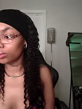 Snapshot of butterflybootyy chatting on 28, 4, 2026 butterflybootyy online show from 28, 4, 2026