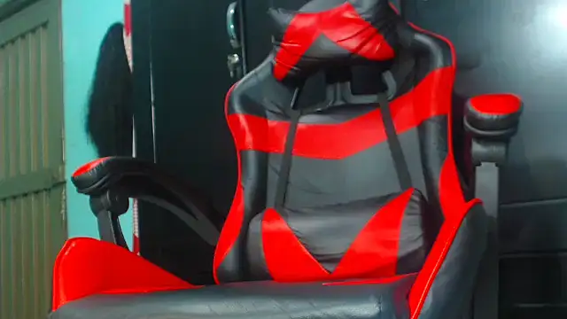 Snapshot of black30cmdick chatting on 13, 10, 2025 black30cmdick online show from 13, 10, 2025