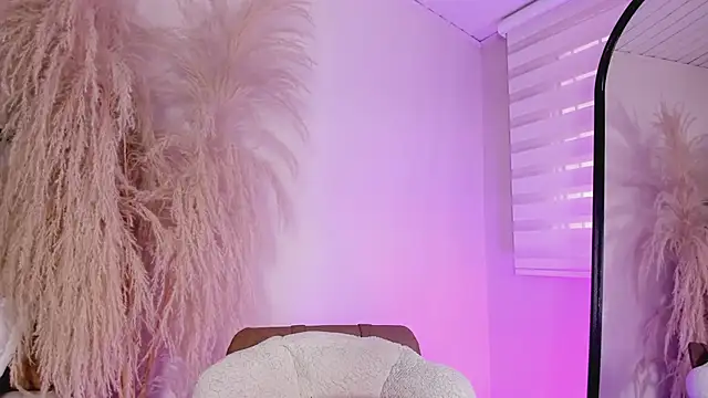 Snapshot of ariana_rosse__ chatting on 4, 2, 2025 ariana rosse   online show from 4, 2, 2025