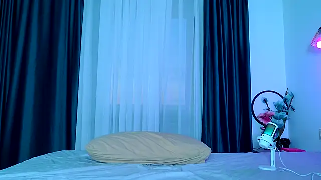 Brenda M00n online show from 3, 10, 2025