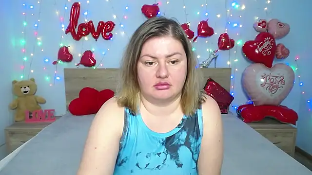 ZannaDreil online show from 1, 3, 2025