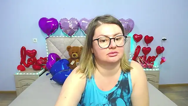 ZannaDreil online show from 4, 3, 2025