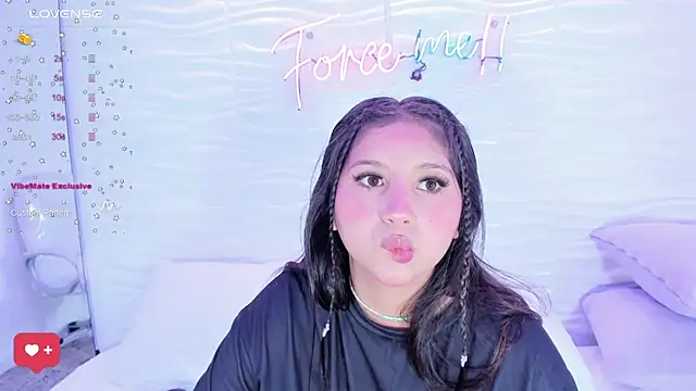 AvyMilton online show from 1, 2, 2025