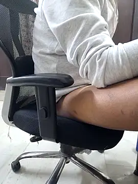 Snapshot of divyansh_hyderabadi chatting on 15, 12, 2025 divyansh hyderabadi online show from 15, 12, 2025