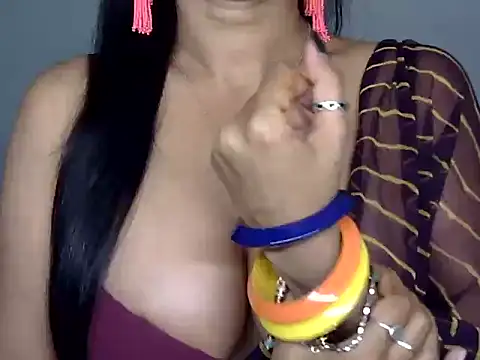 cute sweeetu online show from 5, 3, 2025