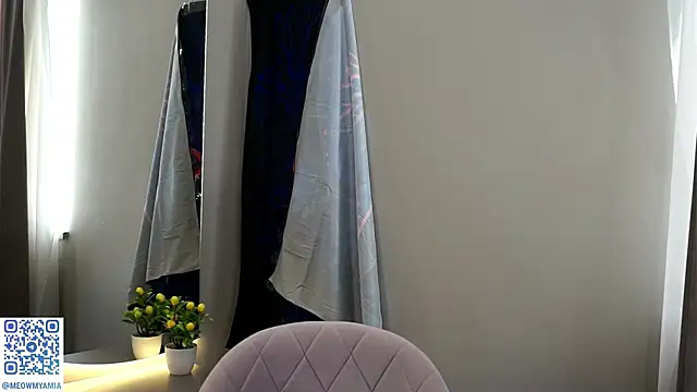 EvelyynLopez online show from 23, 1, 2025