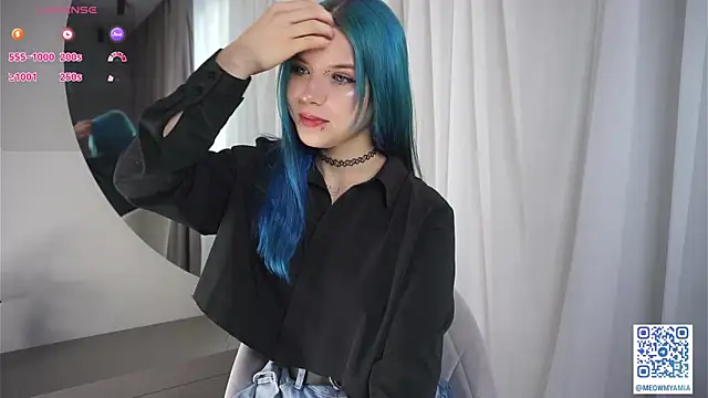 EvelyynLopez online show from 13, 2, 2025
