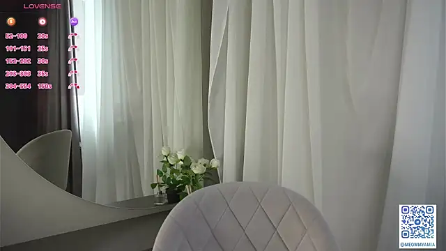 EvelyynLopez online show from 13, 2, 2025