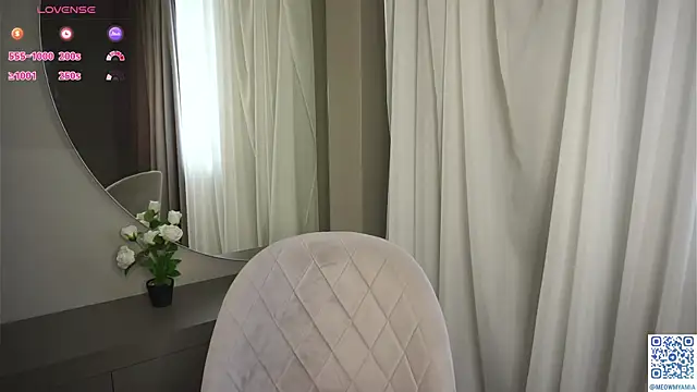 EvelyynLopez online show from 14, 2, 2025