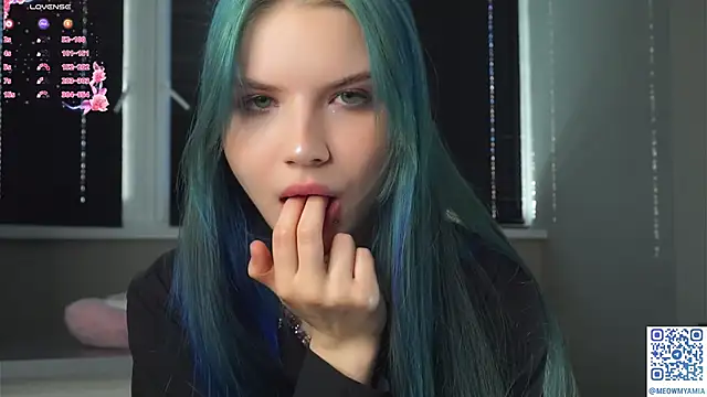 EvelyynLopez online show from 21, 2, 2025