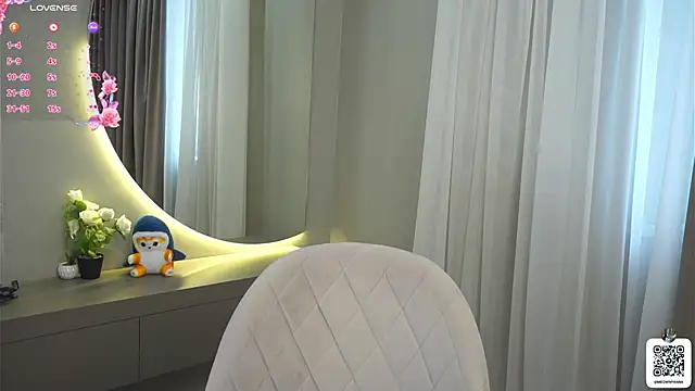 EvelyynLopez online show from 2, 3, 2025