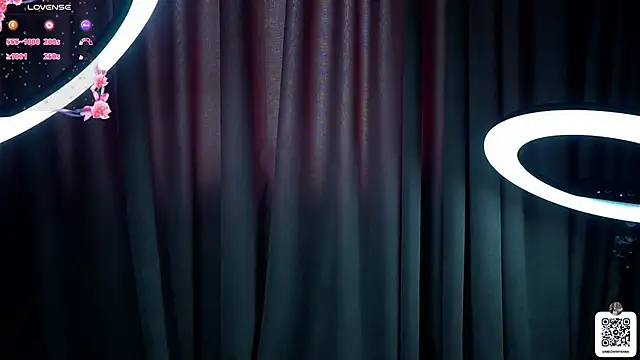 EvelyynLopez online show from 15, 3, 2025