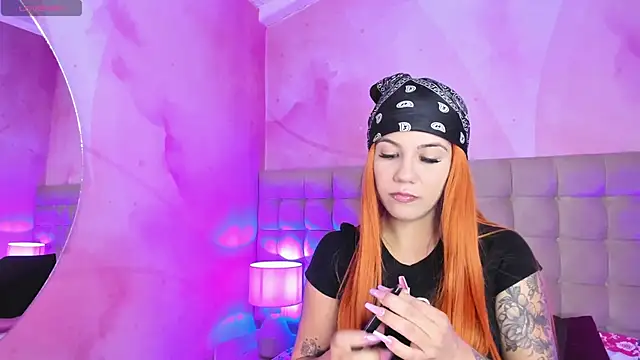 Snapshot of MelaniieRoux chatting on 2, 2, 2025 MelaniieRoux online show from 2, 2, 2025
