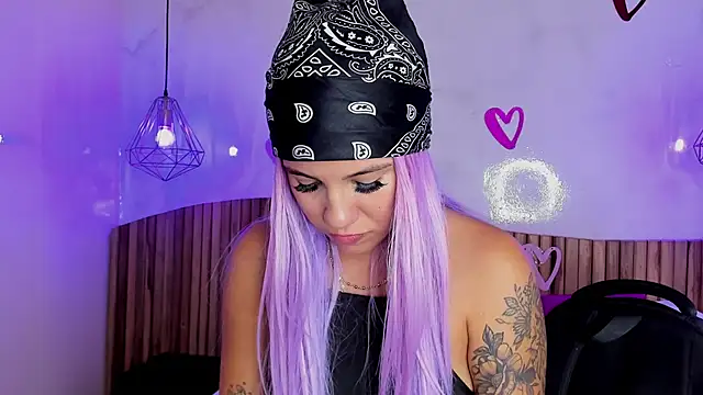 Snapshot of MelaniieRoux chatting on 9, 2, 2025 MelaniieRoux online show from 9, 2, 2025