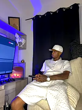 AaronCruz  online show from 23, 10, 2025