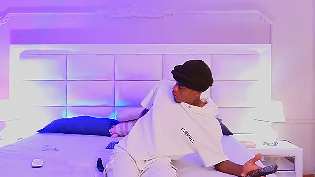 AaronCruz  online show from 21, 4, 2026