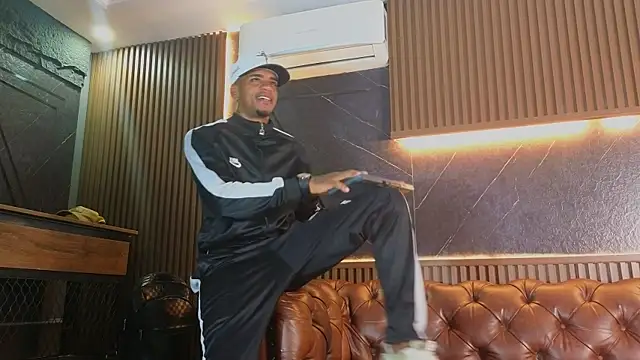 AaronCruz  online show from 13, 5, 2026