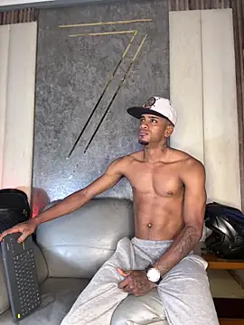 AaronCruz  online show from 19, 5, 2026