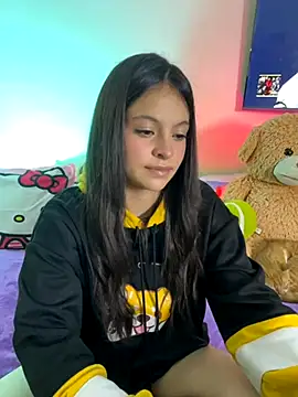 LucyEvans  online show from 19, 11, 2025