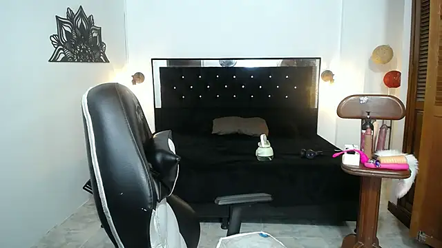 candy hairy online show from 20, 3, 2025