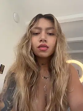 amanda-medrano1 online show from 28, 5, 2026