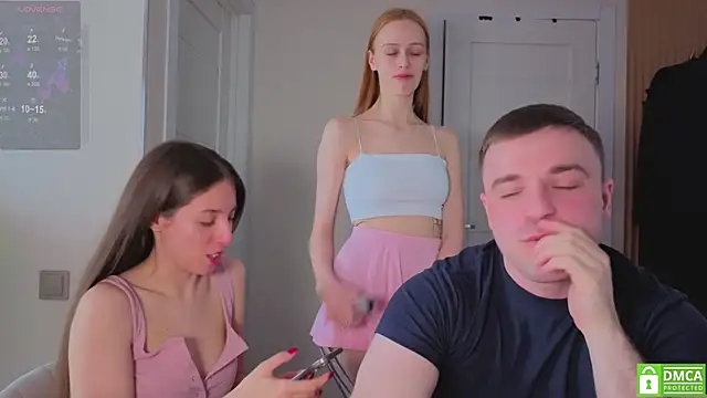 fcjuicy pussy online show from 15, 4, 2026