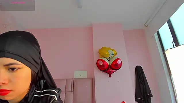 Snapshot of soyzarahtorres chatting on 27, 9, 2025 soyzarahtorres online show from 27, 9, 2025