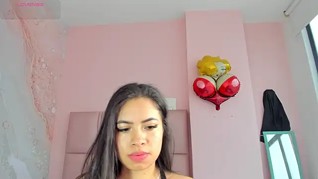 Snapshot of soyzarahtorres chatting on 31, 10, 2025 soyzarahtorres online show from 31, 10, 2025