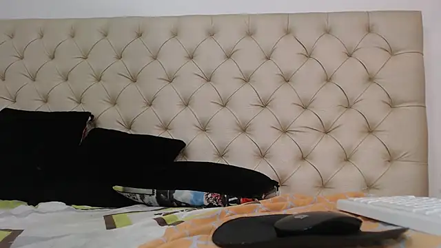 isabella jazz online show from 28, 2, 2025