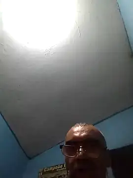 Snapshot of hugosafado333 chatting on 14, 12, 2024 hugosafado333 online show from 14, 12, 2024