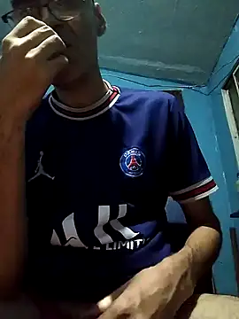 Snapshot of hugosafado333 chatting on 2, 2, 2025 hugosafado333 online show from 2, 2, 2025