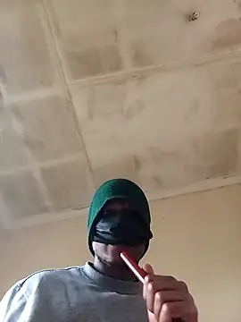 Snapshot of izinjamfee2 chatting on 29, 9, 2025 izinjamfee2 online show from 29, 9, 2025