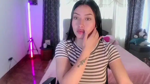 Emilyswan04 online show from 21, 3, 2025