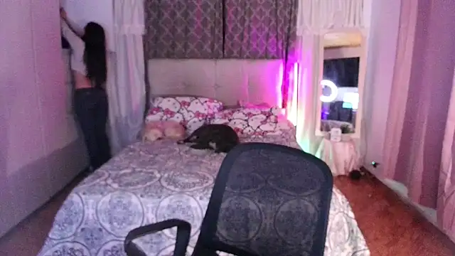 Snapshot of Emilyswan04 chatting on 13, 6, 2026 Emilyswan04 online show from 13, 6, 2026