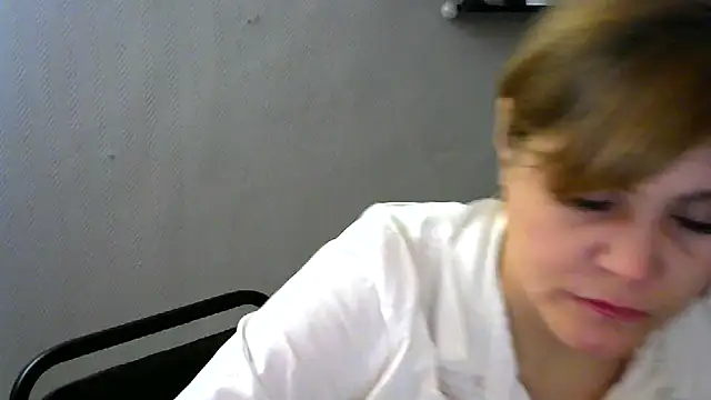 Snapshot of DaniellaKiss chatting on 2, 2, 2025 DaniellaKiss online show from 2, 2, 2025