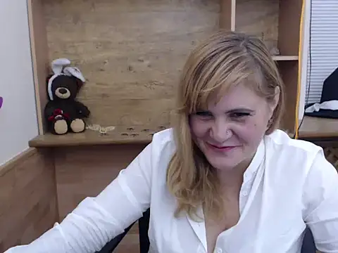 Snapshot of DaniellaKiss chatting on 20, 10, 2025 DaniellaKiss online show from 20, 10, 2025