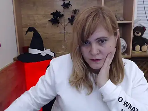 Snapshot of DaniellaKiss chatting on 21, 11, 2025 DaniellaKiss online show from 21, 11, 2025