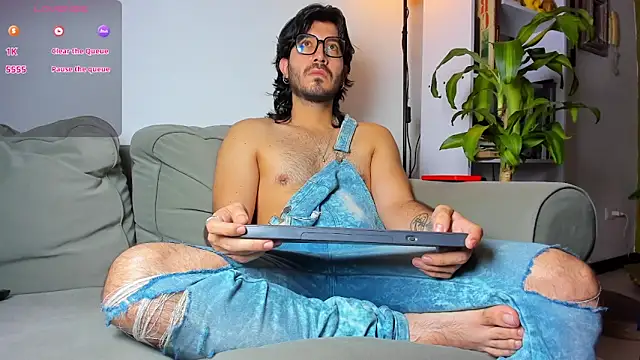 Snapshot of Ackerman_Eren_ chatting on 24, 11, 2025 Ackerman Eren online show from 24, 11, 2025