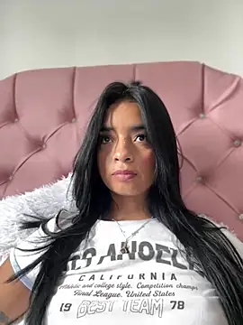 Laura fernandezII online show from 19, 2, 2025