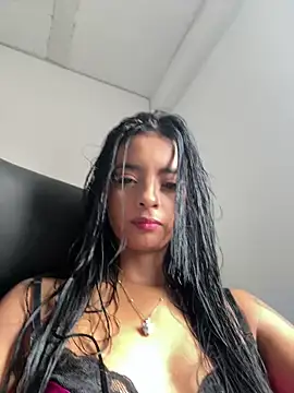 Laura fernandezII online show from 22, 2, 2025