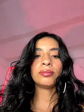 Laura fernandezII online show from 5, 10, 2025