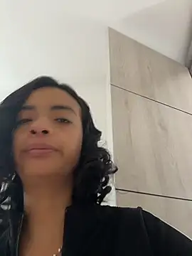 Laura fernandezII online show from 7, 4, 2026