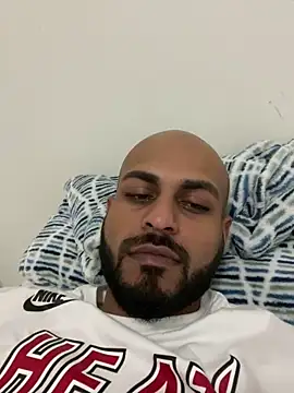 Snapshot of islandvybee55 chatting on 18, 1, 2025 islandvybee55 online show from 18, 1, 2025