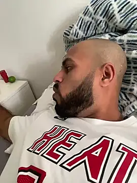 Snapshot of islandvybee55 chatting on 18, 1, 2025 islandvybee55 online show from 18, 1, 2025