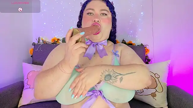 lunitaa0 online show from 13, 5, 2026