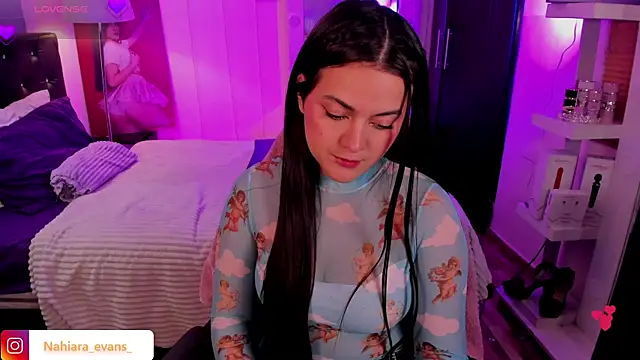 Snapshot of NahiaraEvans_ chatting on 10, 10, 2025 NahiaraEvans  online show from 10, 10, 2025