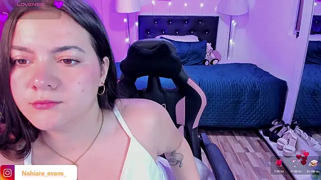 Snapshot of NahiaraEvans_ chatting on 12, 11, 2025 NahiaraEvans online show from 12, 11, 2025